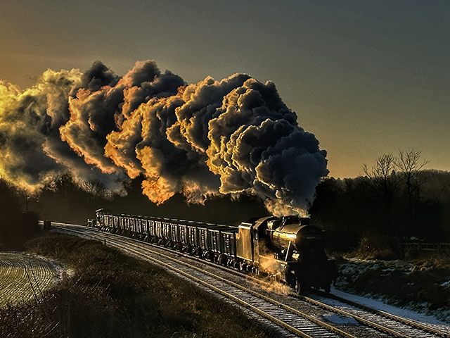 A day of Winter steam photography at the GCR featuring resident 9F as 92000 hauling a mixed goods